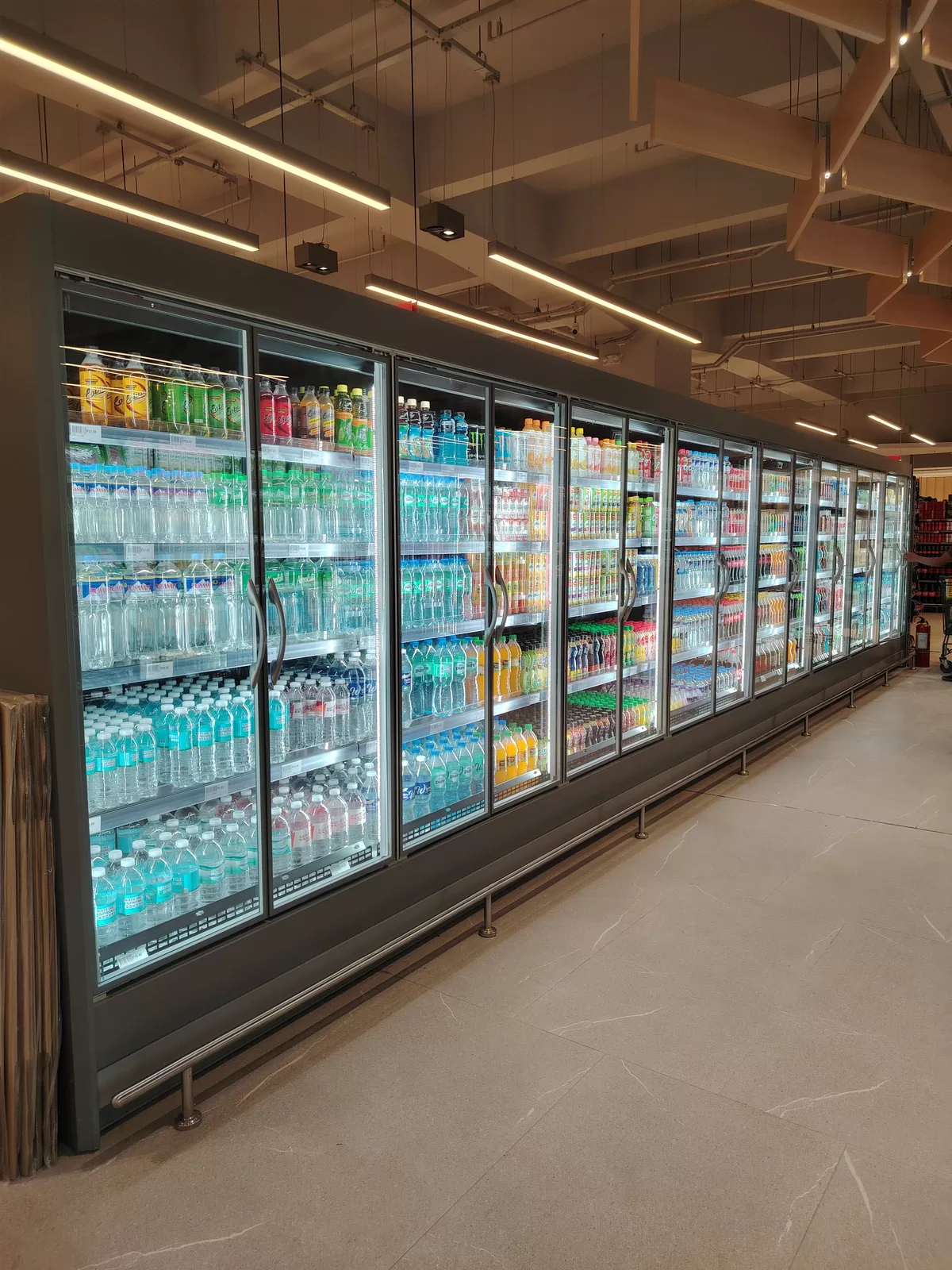 Supermarket refrigerated display case